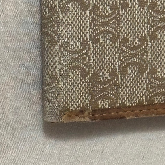 Vintage Celine Macadam - Ladies long wallet in beige. Kiss lock. Snap front. - Picture 16 of 16
